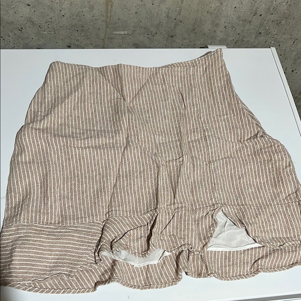 Abercrombie & Fitch Beige and White Striped Mini Skirt